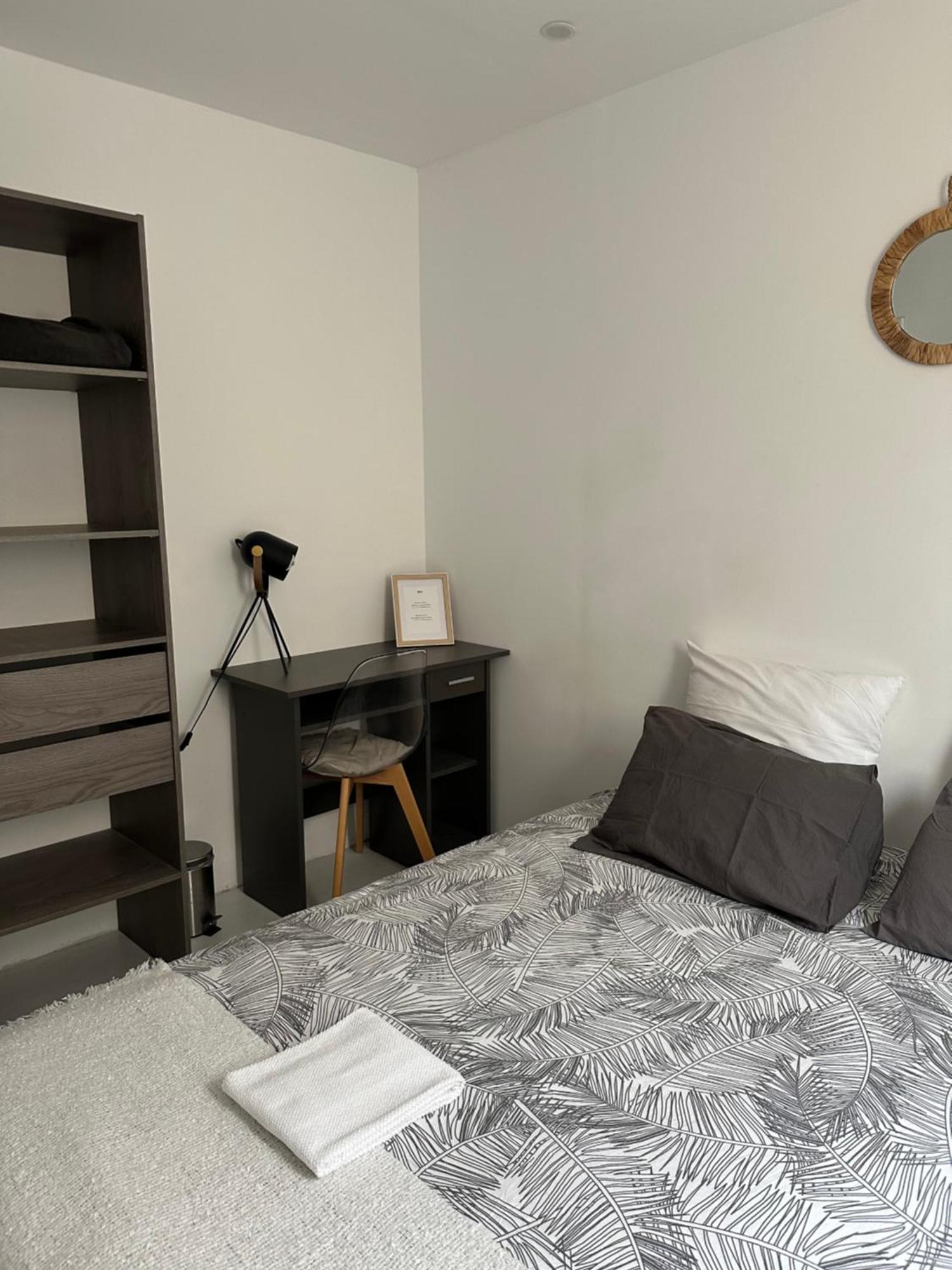 Urban Oasis: Private With Easy Access * Nice